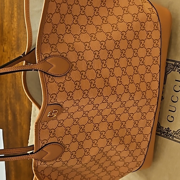 Gucci large tote bag. Includes duster shopping bag. - Picture 2 of 12